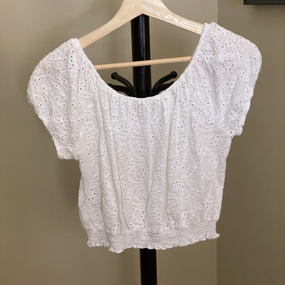 White Holister Crop Top - sleeveless